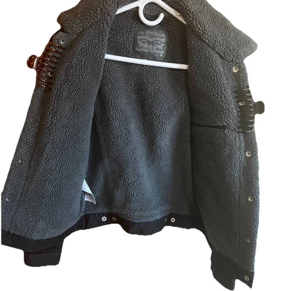 Levi's Black Sherpa Lined Denim Jacket - Picture 3 of 11